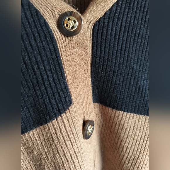 Cyrus V-Neck Button Front Cardigan Sweater in Tan and Black S - Picture 7 of 8